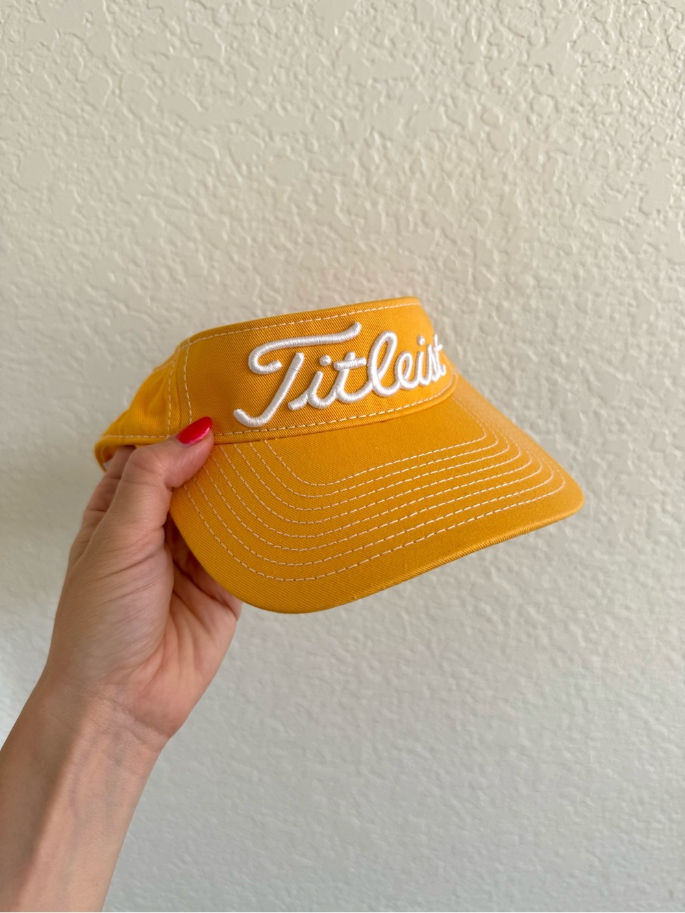 Titleist pro v 1 Yellow Golf Visor